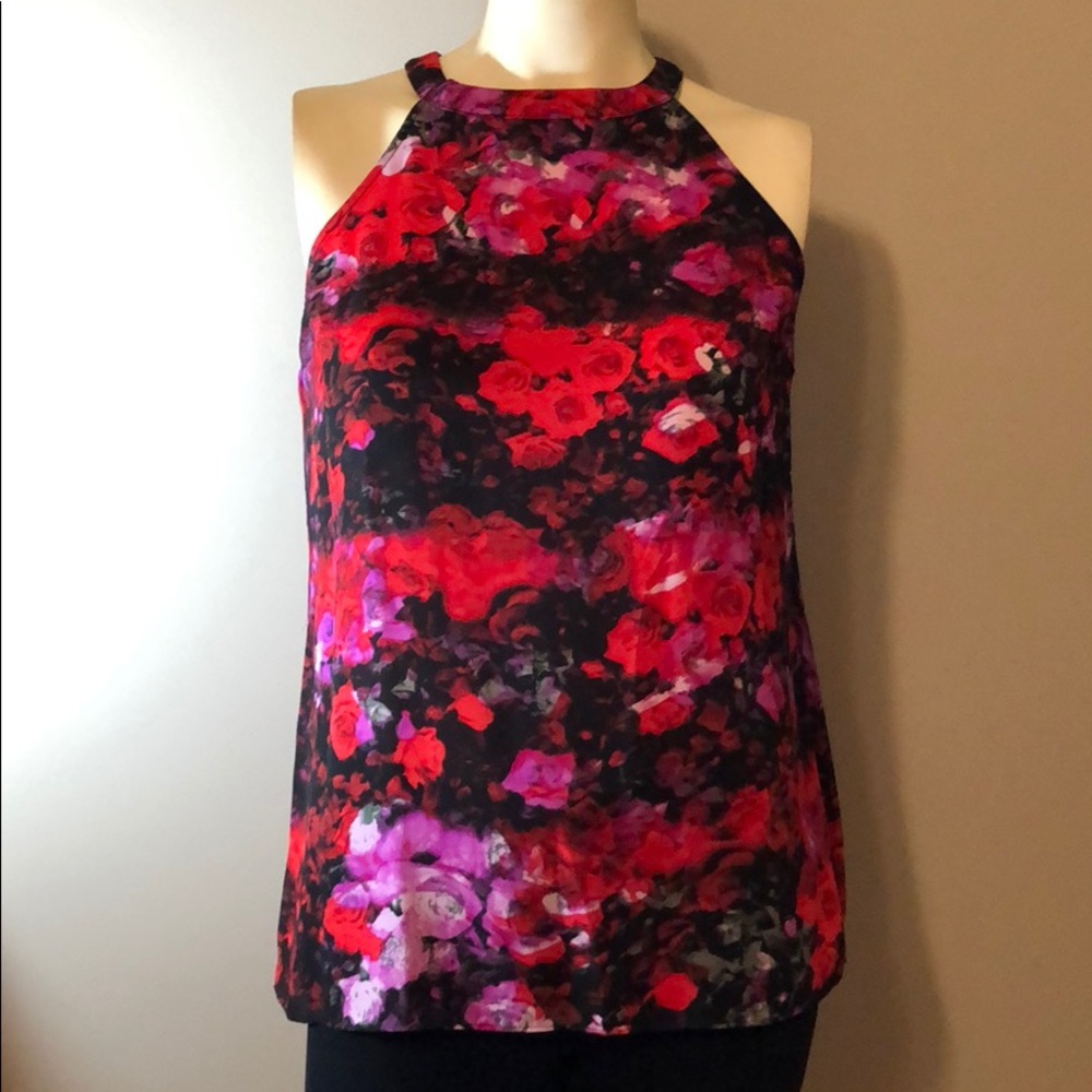 BB DAKOTA open back floral blouse! 😍